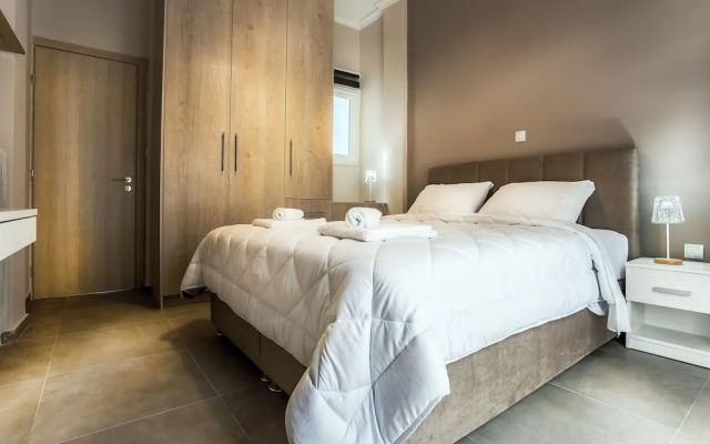 Spacious 3-Bedroom Apartment 90M From Train