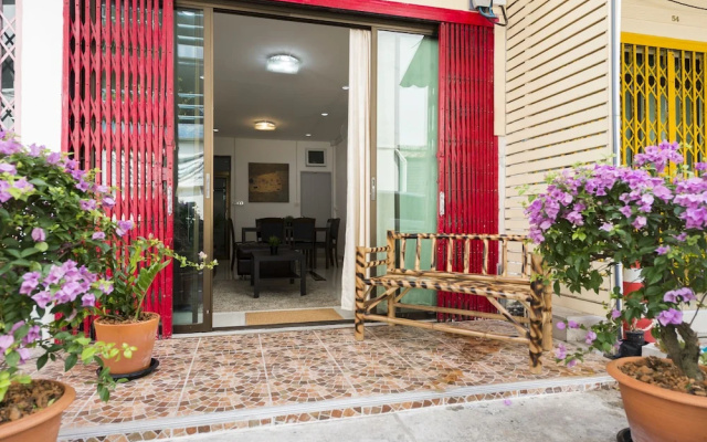 Cozy TownHouse HuaLampong