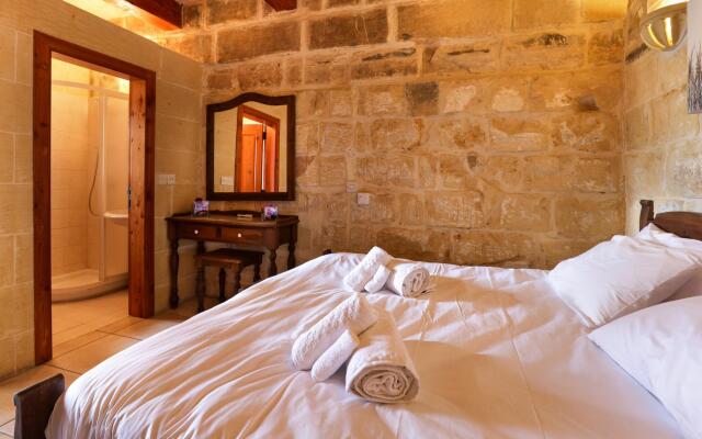 Superb Maltese Farmhouse with Private Pool