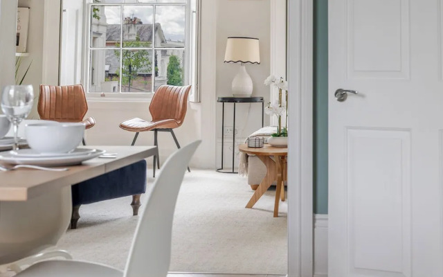 Stylish 5BD Townhouse in Leamington Spa