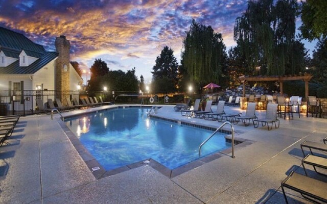 SoBe Cool Springs Apartments