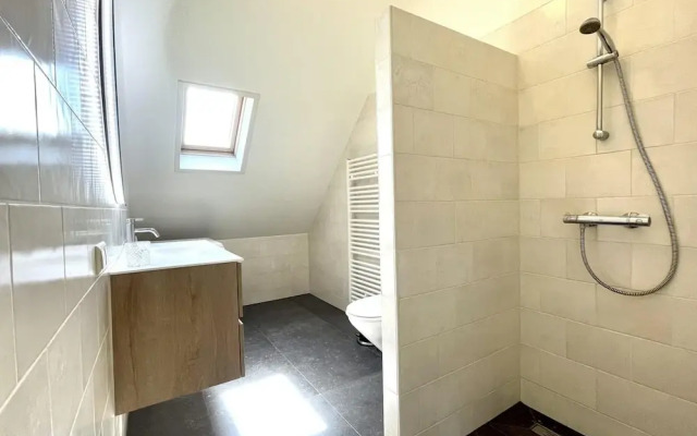 3-person Apartment Near Forest