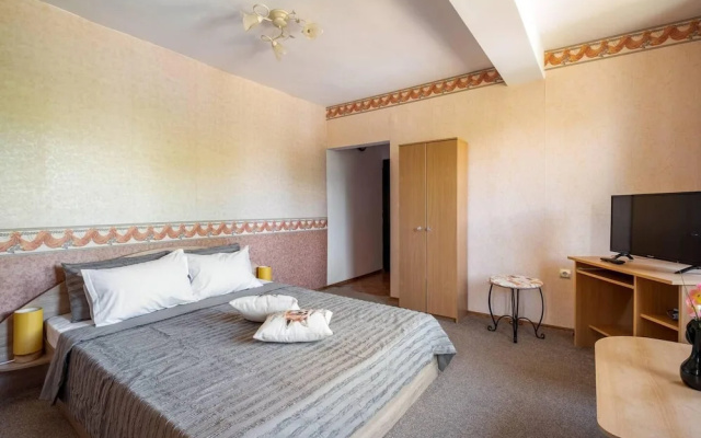 Lovely 5-bed Authentic House in the Arbanasi