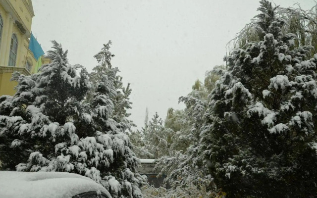 Guazhou macro Golden Resources Hotel