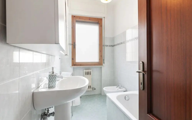 Pisa Hospital Apartment with Parking and Balcony