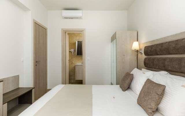 Aria Garden Suites