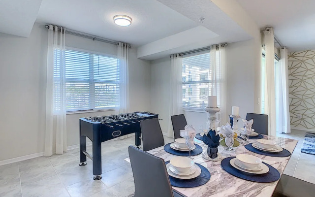 Updated Condo, 5 mi to Disney, On-site Water Park!