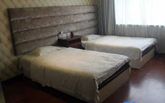 Xiaohonglou Hotel, Luohe