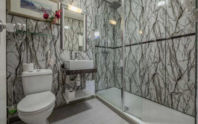 Muthu Fort William Hotel