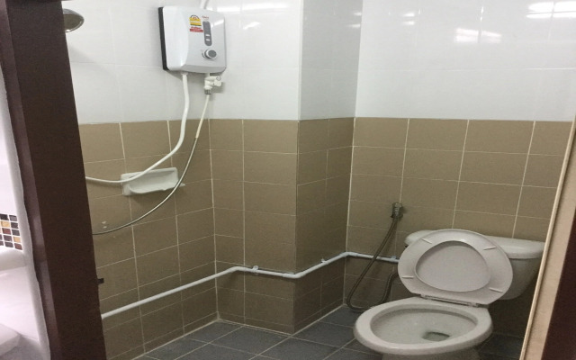 Ze Residence Ram Intra by ZUZU