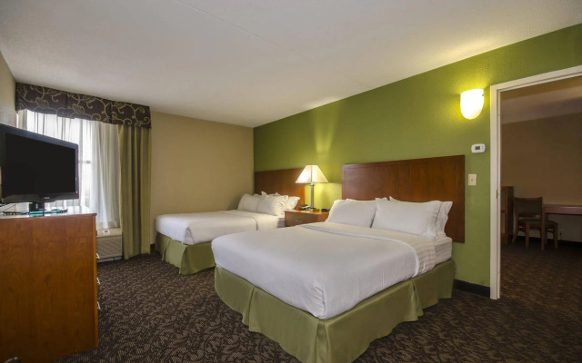 Quality Inn & Suites Downtown Mansfield