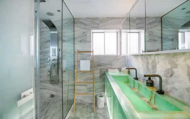 South Blue Luxury Apartment in Vouliagmeni