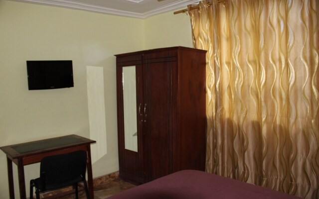 Gorsben Royal Lodge Hotel