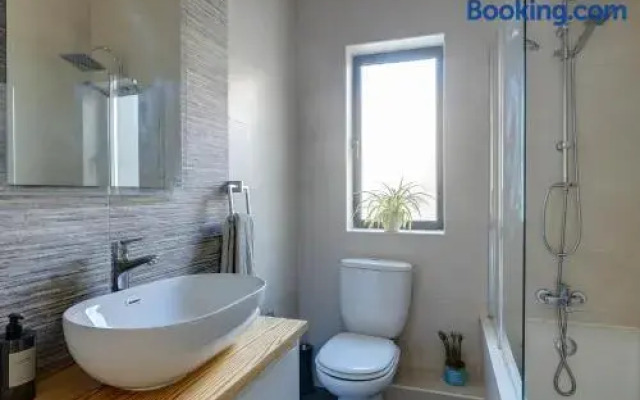 Seaside Bliss 3BR Holiday Apartment Sliema