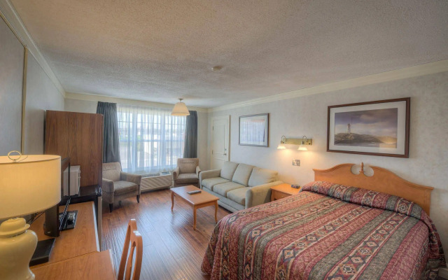 Claymore inn & Suites