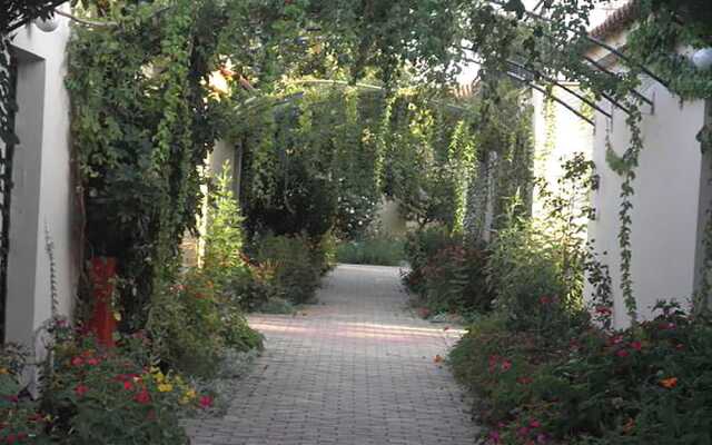Paleros Garden Village Resort