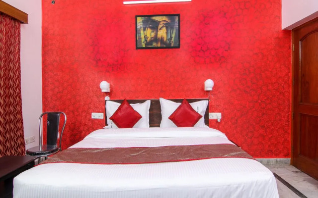 OYO Rooms Near Mayo Hospital