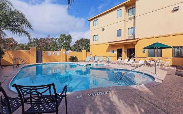 La Quinta Inn & Suites by Wyndham Pasadena