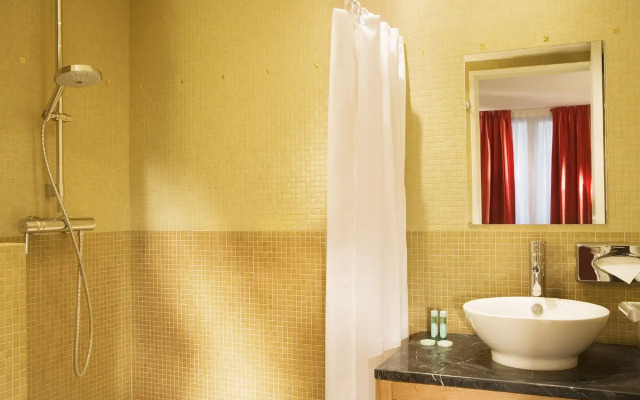 Avalon Hotel Paris Gare du Nord