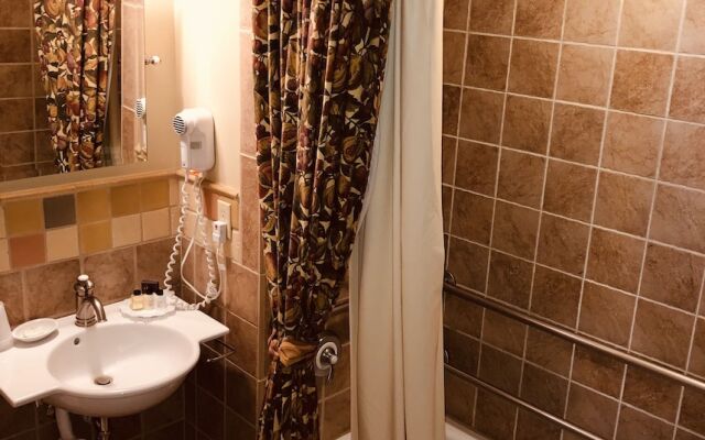 Annabelle Inn