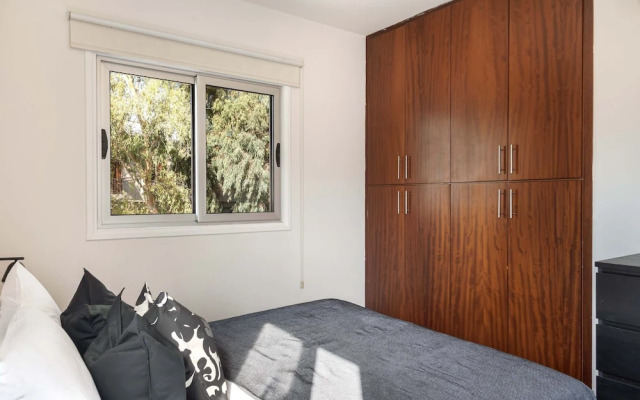 Phaedrus Living Evergreen City Flat