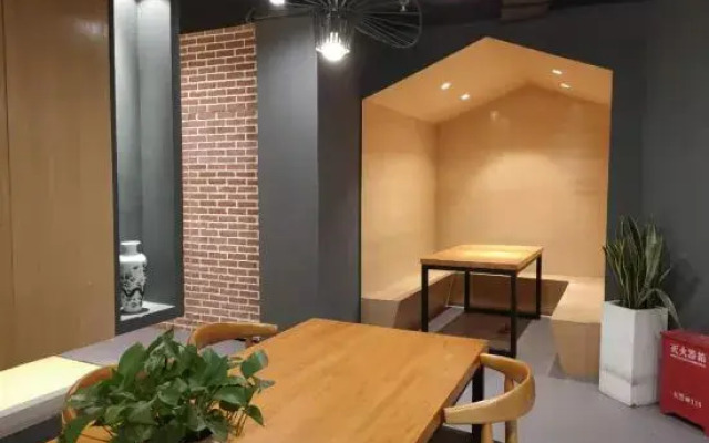 YeSuXiaoXing Youth Hostel