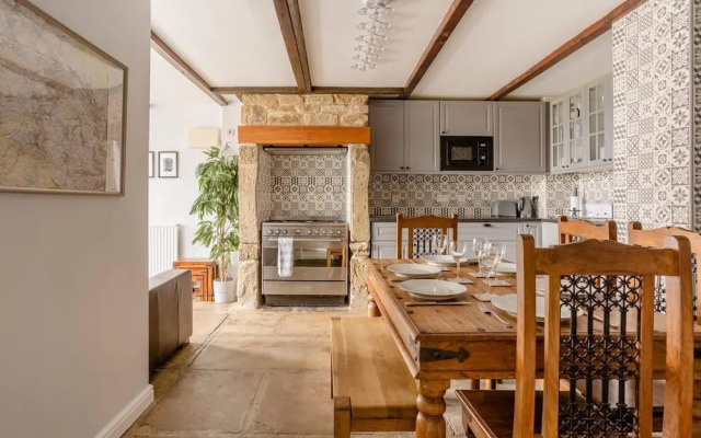 Oldmill-2bed-sleeps6-hottub-privategarden