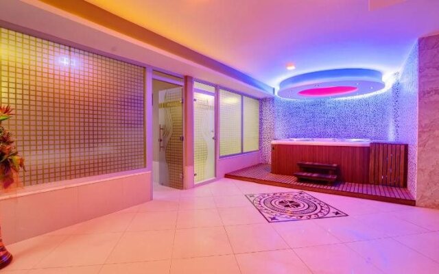 Forum Suite Hotel