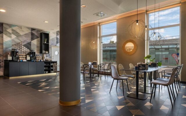 Holiday Inn - the niu, Ridge Halle Central Station by IHG