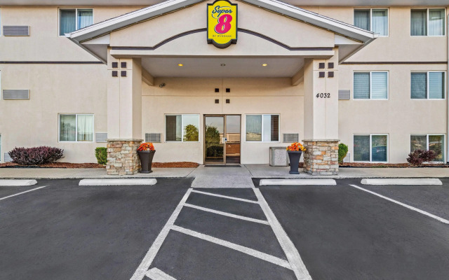Super 8 by Wyndham Independence Kansas City