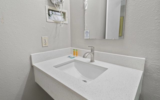 Travelers Inn Medford