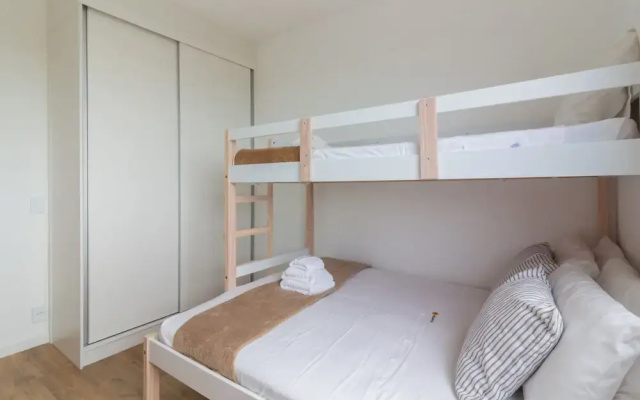Your Complete Retreat in Barra da Tijuca Av702