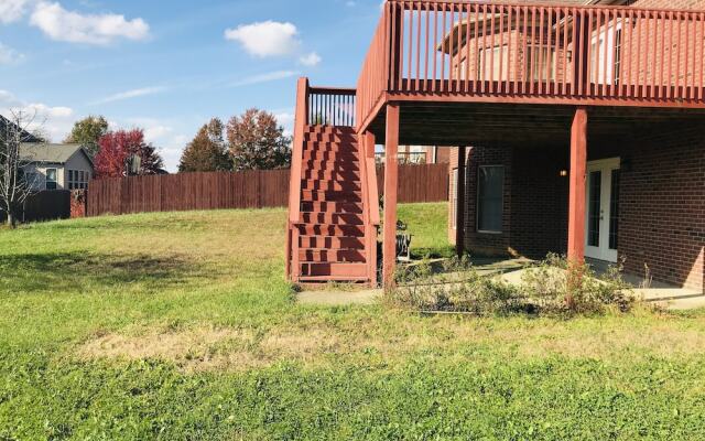 New Albany 3 BR Walkout Apartment