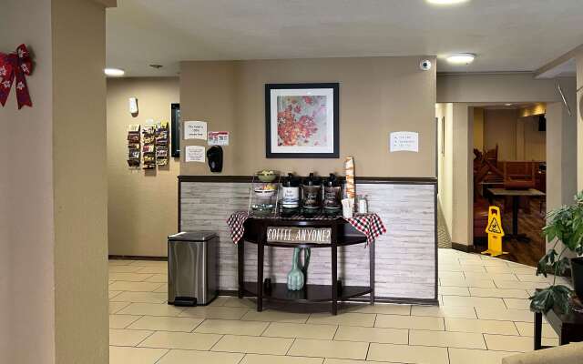 Quality Inn & Suites Farmington