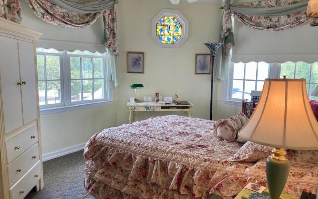 The Cypress Inn Bed & Breakfast