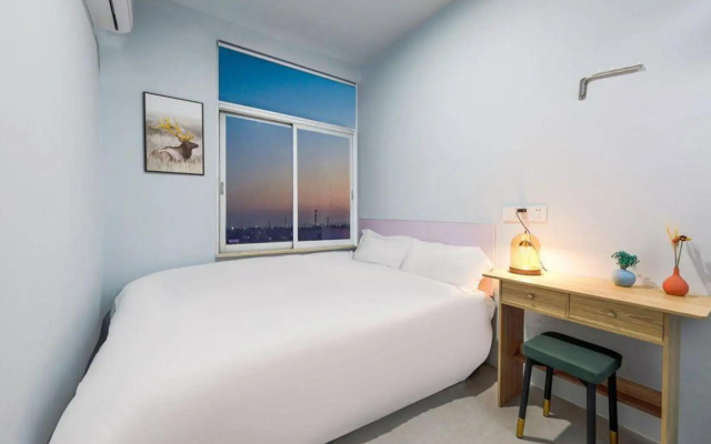 Shigua Hotel Apartment (Gongyuqiao East Subway Station Branch)