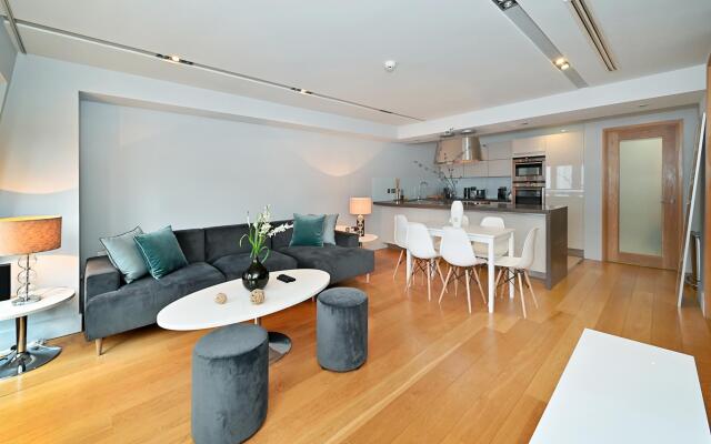 Amazing Mayfair 2 Bedroom 2 Bath Air Conditioned