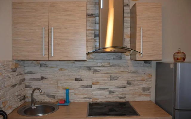 Lux na Litejnoj 17-A