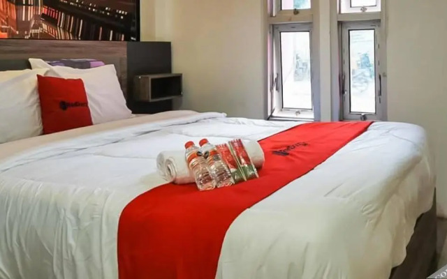 RedDoorz Plus @ Taman Madiun