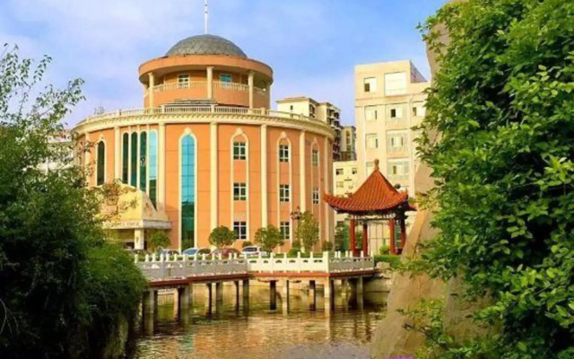Zhengzhou Cheered Hotel