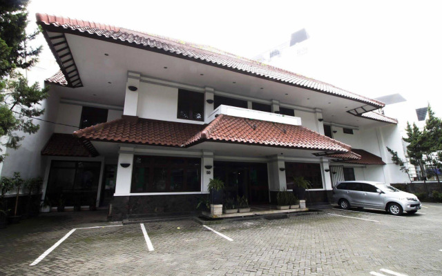 RedDoorz @ Dago
