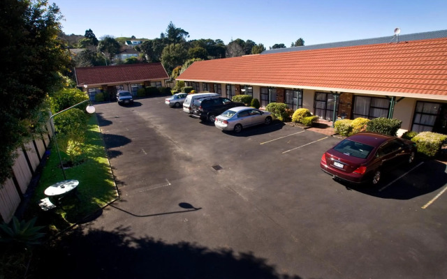 Tudor Court Motor Lodge