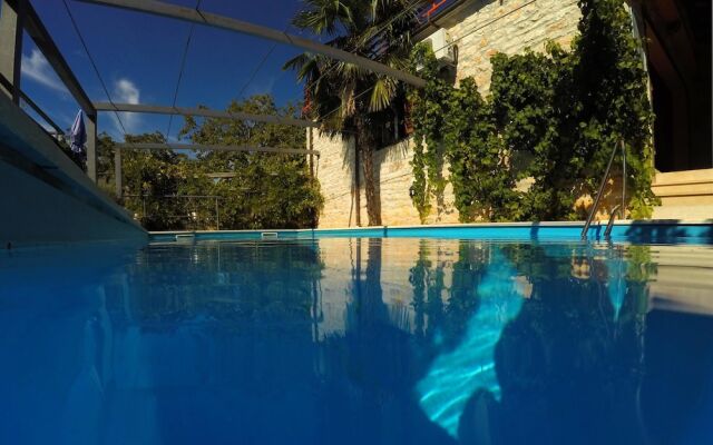 Appartment House Peresiji