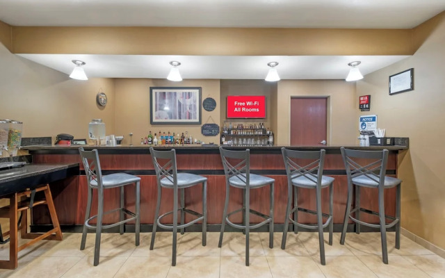 Red Roof Inn Charlestown