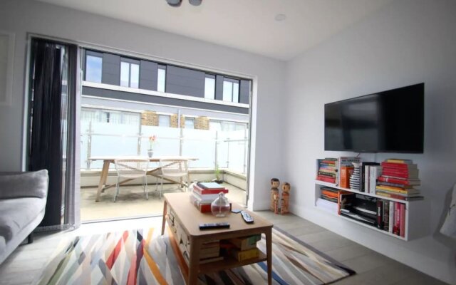 1 Bedroom Apartment in Hackney With Roof Terrace