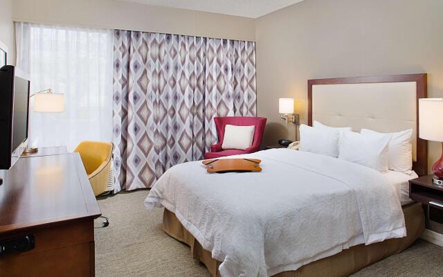 Hampton Inn by Hilton Philadelphia / Willow Grove