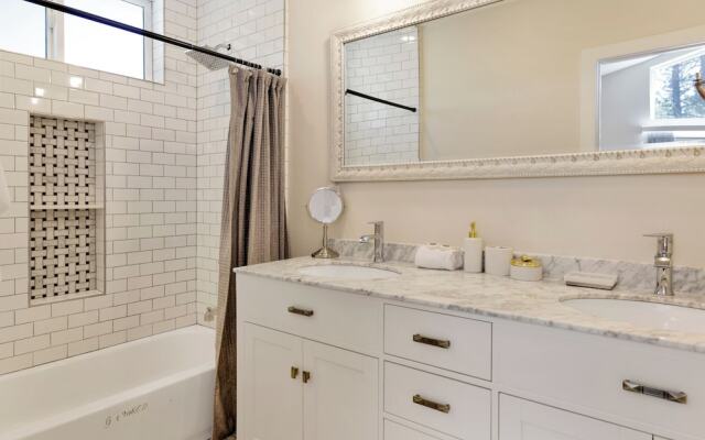 Mountain Palace #2018