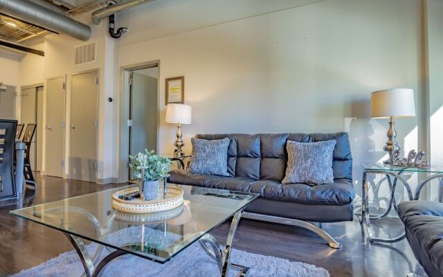 Heaven on Midtown Fully Furnished Apts