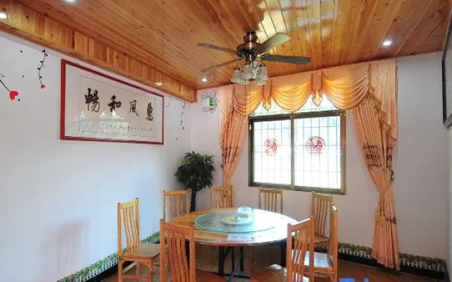 Yuerong Inn
