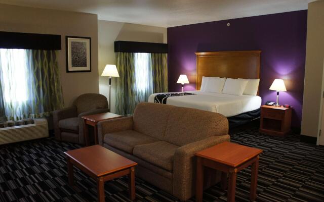 La Quinta Inn & Suites by Wyndham West Memphis